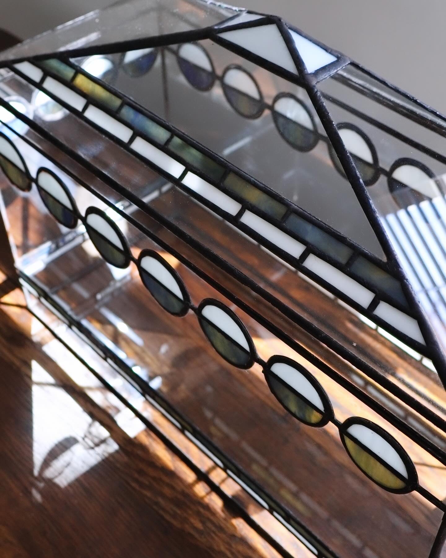 Circle Pattern Stained Glass Terrariun